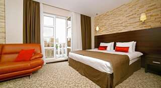 Гостиница Вилла Марина Краснодар Двухместный номер «Комфорт» с 1 кроватью или 2 отдельными кроватями и балконом-2